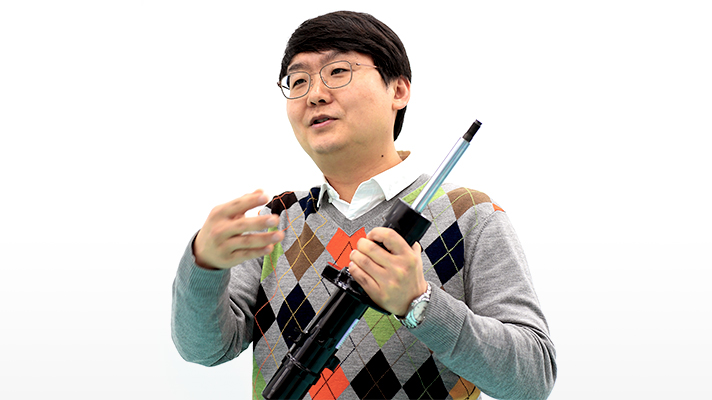 Chassis Control Logic Development Team Senior Researcher Hyung-jin Kim