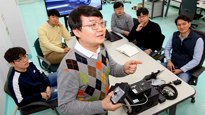 샤시제어로직개발팀 회의 모습