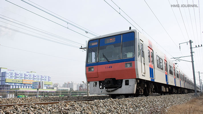 노후화된 전동차 모습