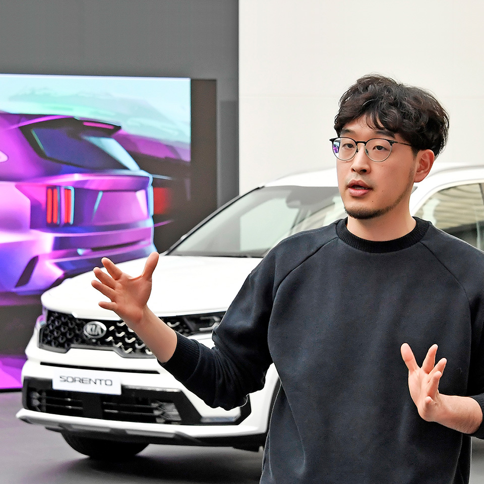 Head researcher Seo JeWon explains Sorento design