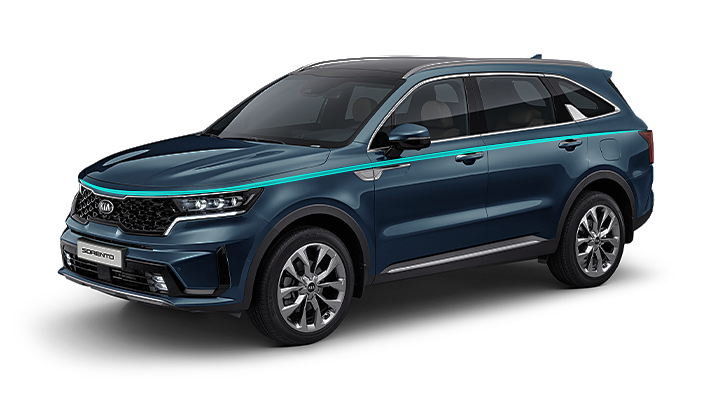 후드 에지부터 트렁크까지 하나로 연결되어 있는 쏘렌토의 캐릭터 라인