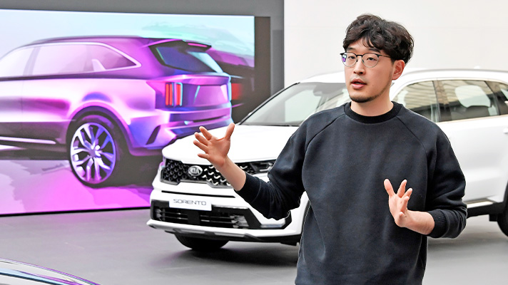 Head researcher Seo JeWon explains Sorento design