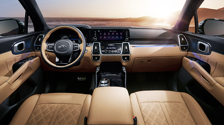 4세대 쏘렌토의 내부 정면 뷰