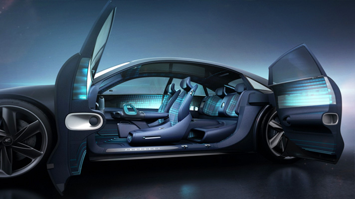 문이 열려 있는 프로페시의 측면 뷰