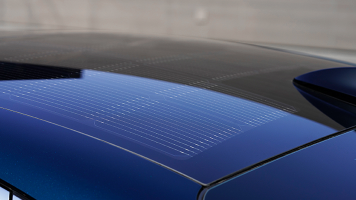 솔라루프가 부각된 제네시스 G80