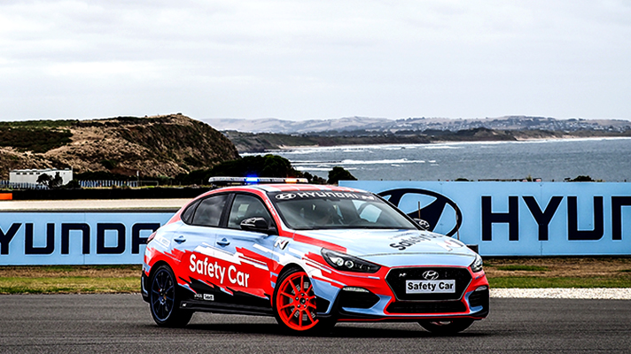 i30 패스트백 N 세이프티 카의 앵글 뷰