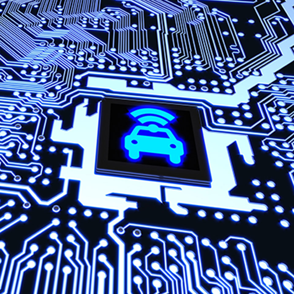 복잡한 회로에 차량 칩이 설치된 모습