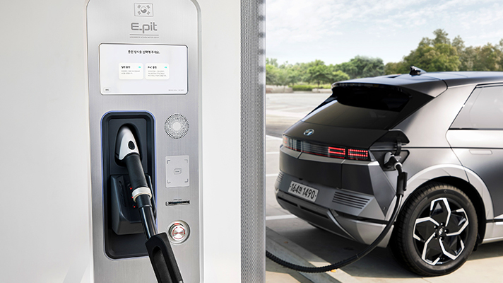 충전 중인 현대자동차 전기차