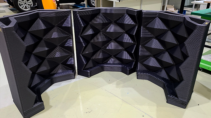 아이오닉 5, 액션캠, 랩톱, 스마트폰의 실루엣