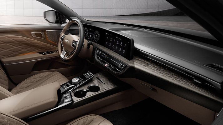 인체공학까지 고려한 기아 K8 운전석