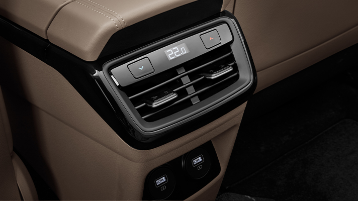 기아 K8 후석 컨트롤 박스