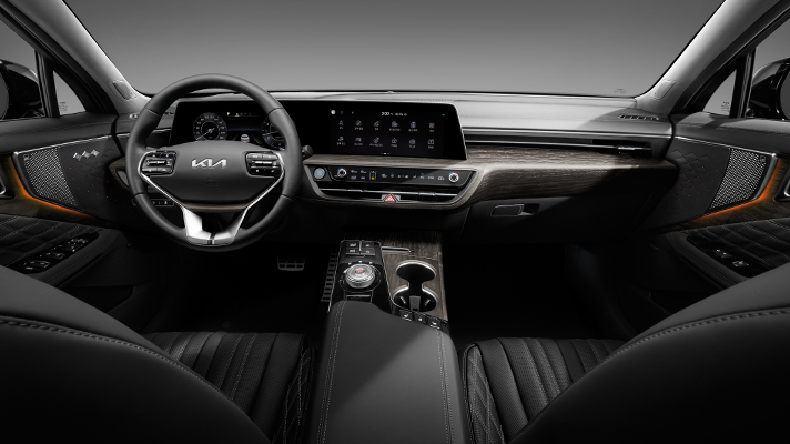 기아 K8 앞좌석 인테리어