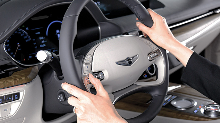 스티어링 휠의 버튼