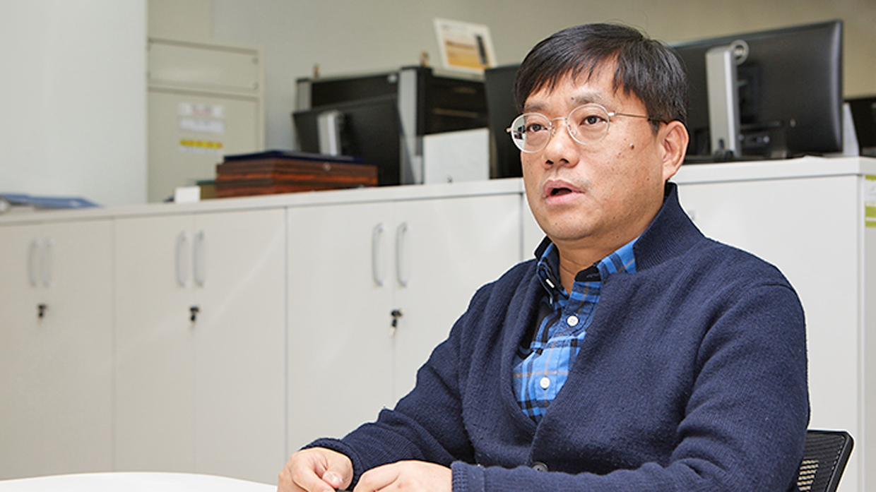 인터뷰 중인 신호시스템팀 김경식 팀장