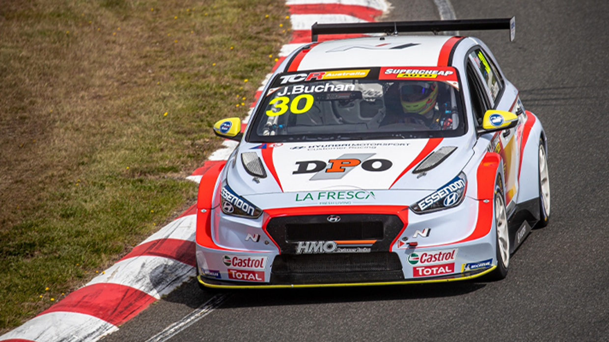 트랙을 달리는 i30 N TCR