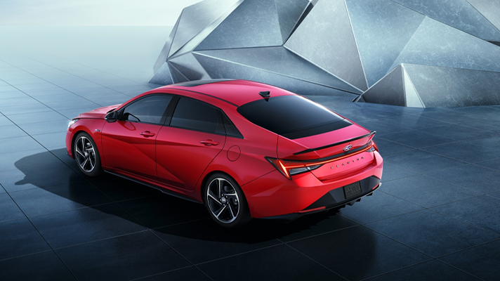 현대자동차 아반떼 뒷모습 앵글 샷