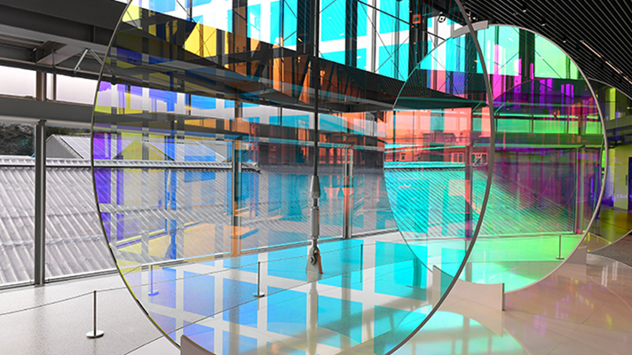 미래 모빌리티의 비전을 담은 조형물이 설치되어 있는 내부 모습