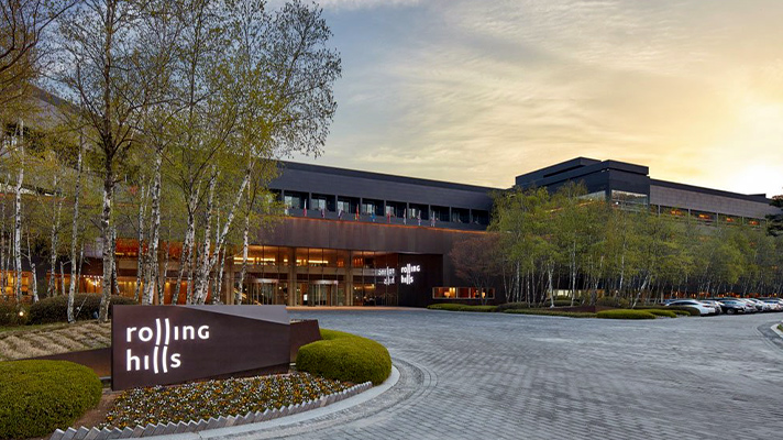 멤버십 혜택을 받을 수 있는 롤링힐스 호텔 전경