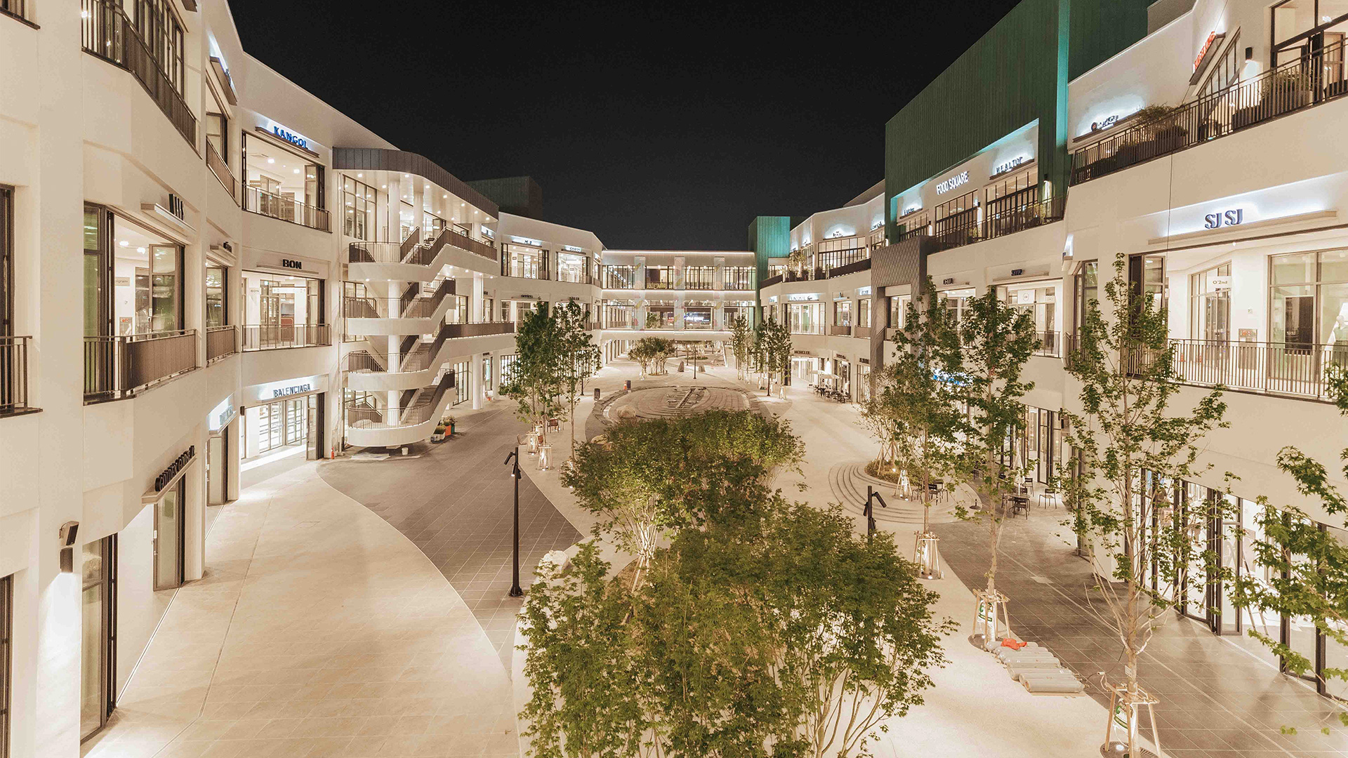 Daejeon Hyundai Premium Outlet with rooftop garden and hydroponic facilities