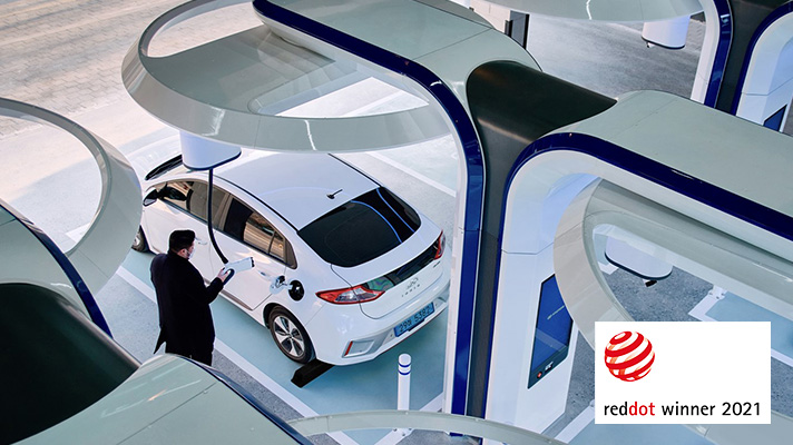 충전소에서 충전중인 현대전기차