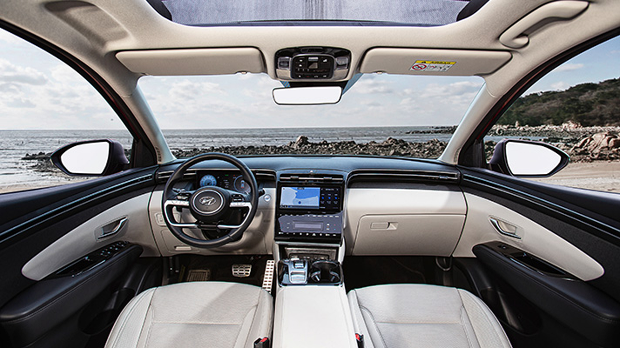 Interior design of Hyundai Tucson toward beach