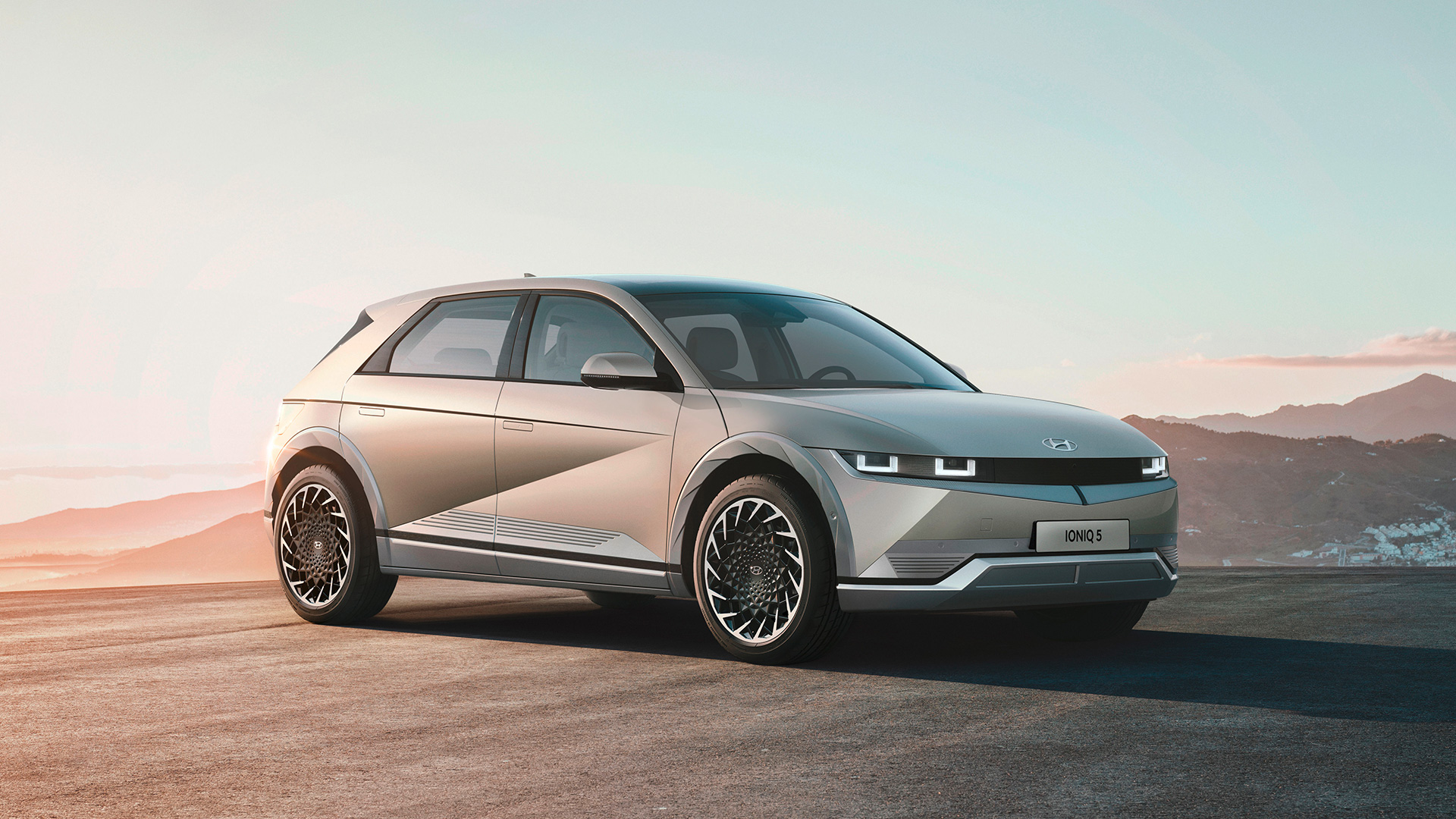 아이오닉 5의 측면 앵글 모습