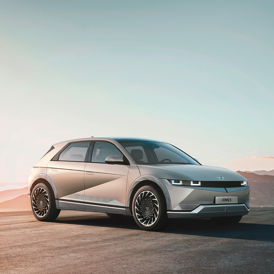 아이오닉 5의 측면 앵글 모습