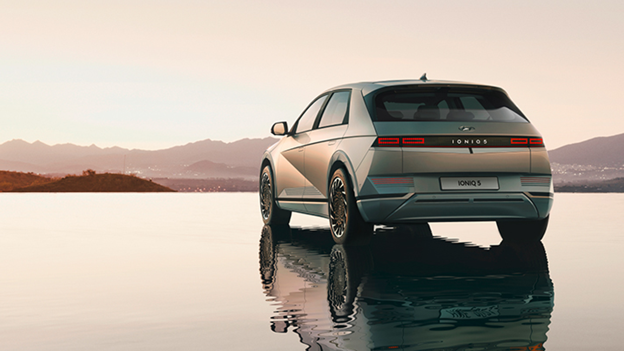 아이오닉 5의 후면 앵글 모습