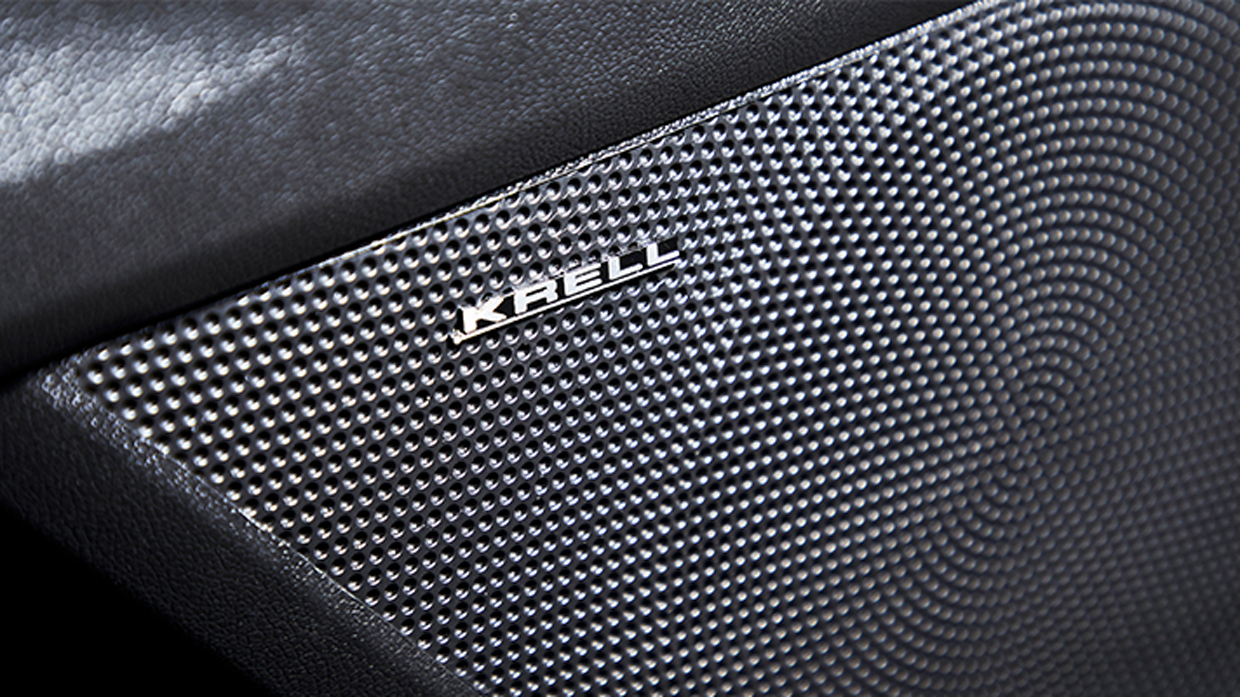 크렐 엠블럼이 부각된 스피커