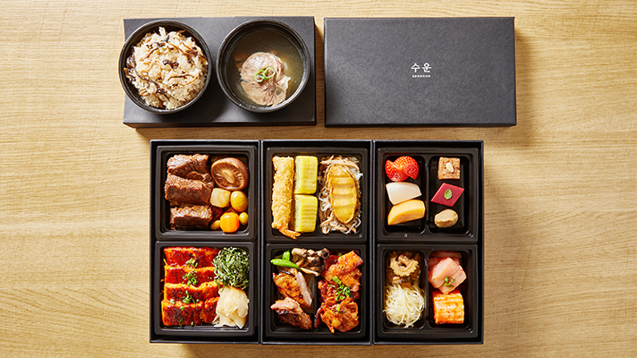 정갈한 한식의 탑 뷰