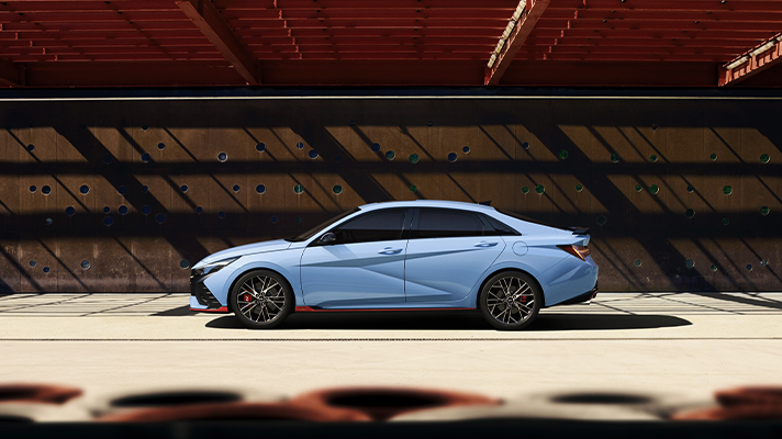 현대자동차 아반떼 N 측면