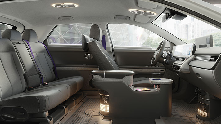 아이오닉 5 로보택시의 실내공간