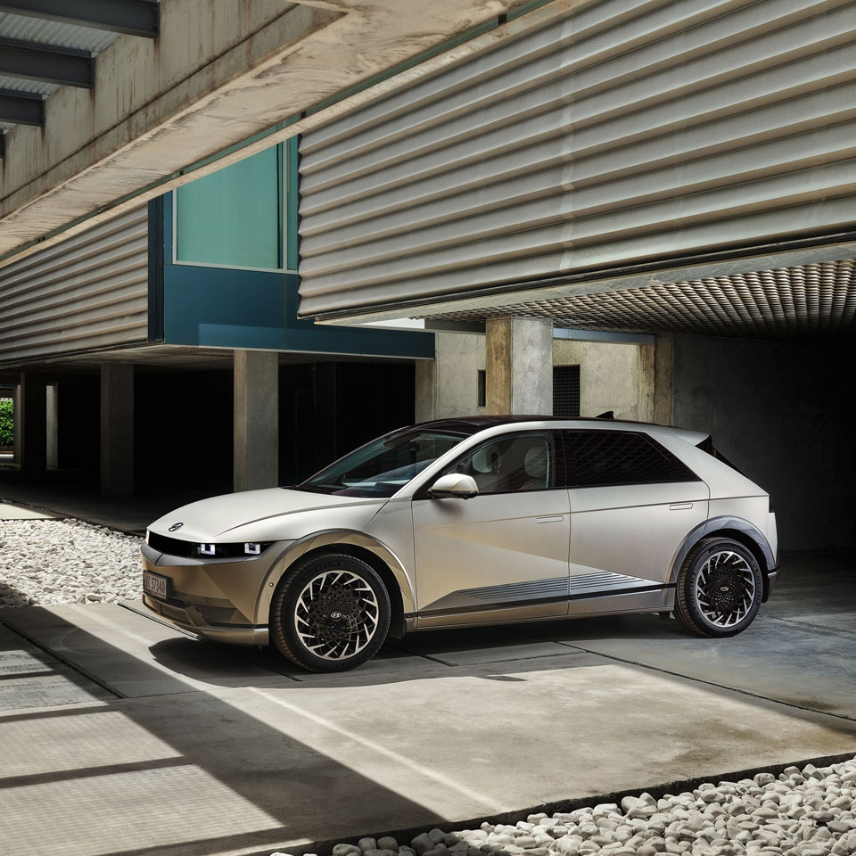 아이오닉 5의 전측면