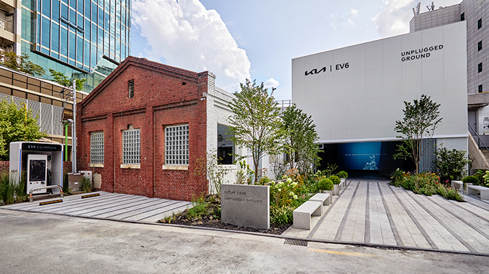 EV6 언플러그드 그라운드 성수 건물 외관