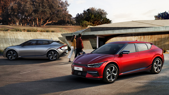 주차되어 있는 기아 EV6