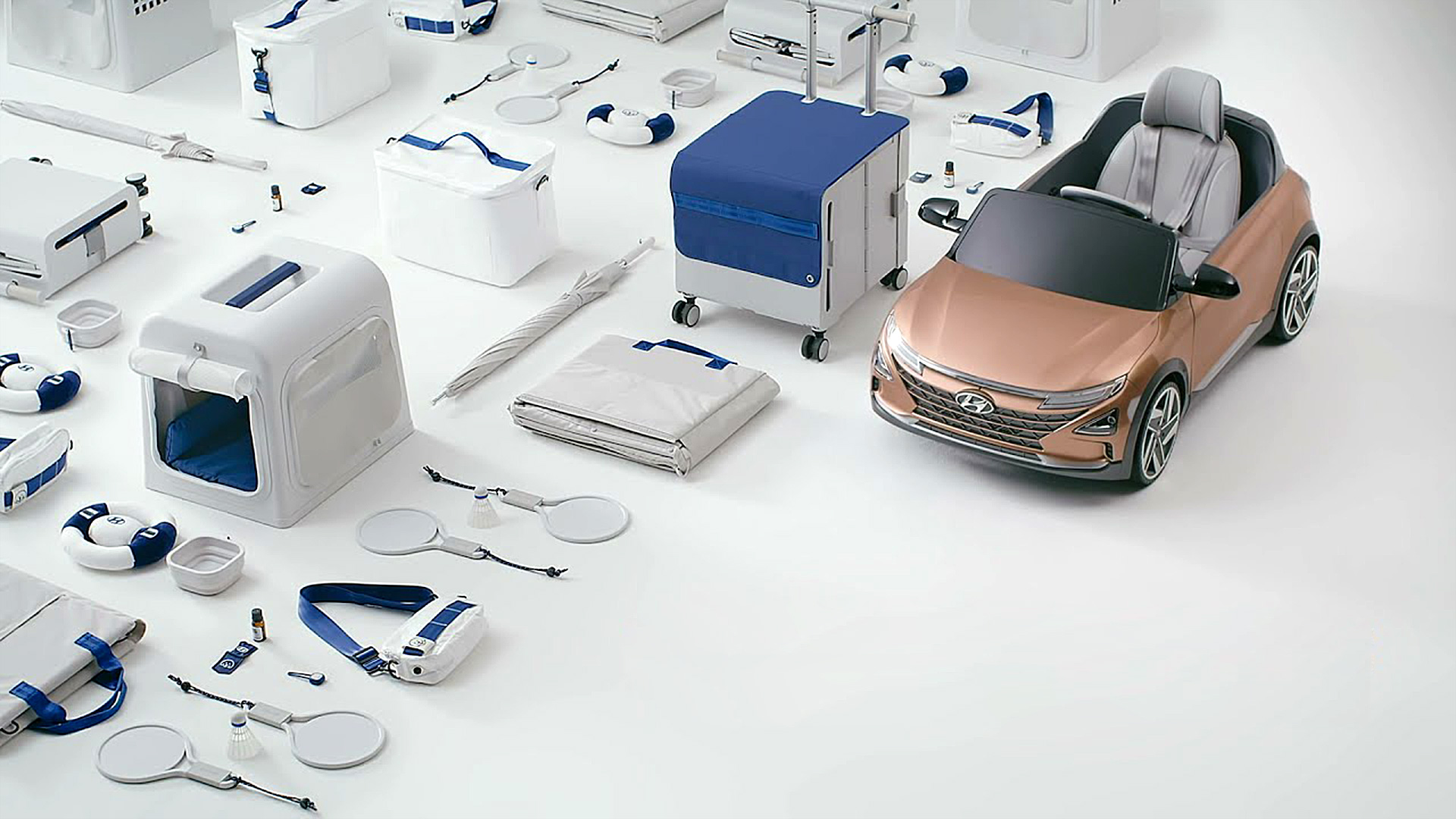 현대자동차의 라이프스타일 굿즈가 나열되어 있는 모습