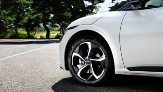EV6 front wheel close-up