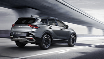 스포티지 하이브리드 후측면