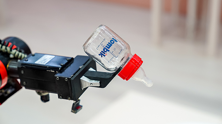 스테판 보그너, 필립 슈미트, 요나 포크트가 만든 ‘Raising Robotic Natives'