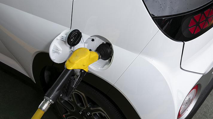 주유 중인 캐스퍼