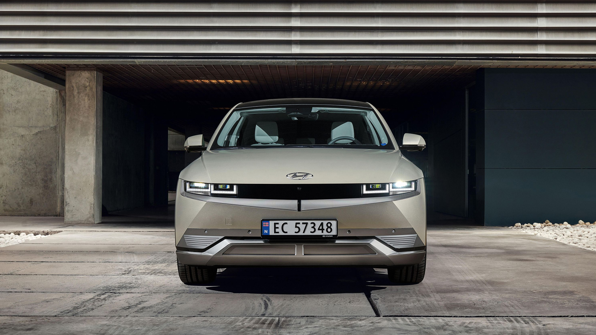 아이오닉 5 전면