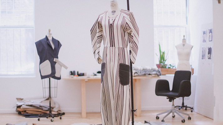 현대 트랜시스의 업사이클링 의상