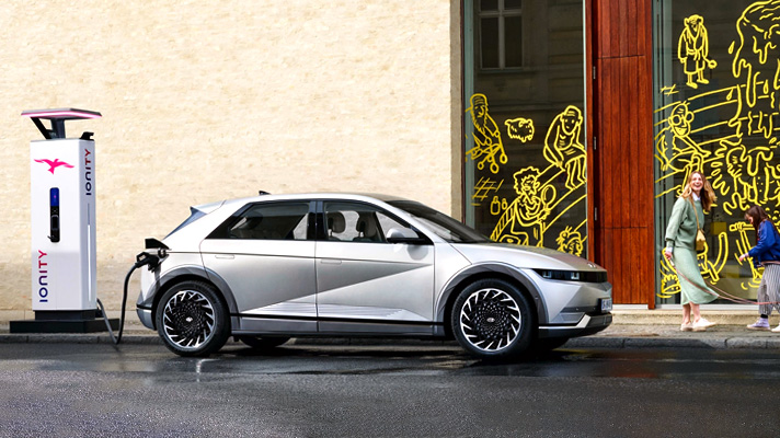 아이오닉 5 측면