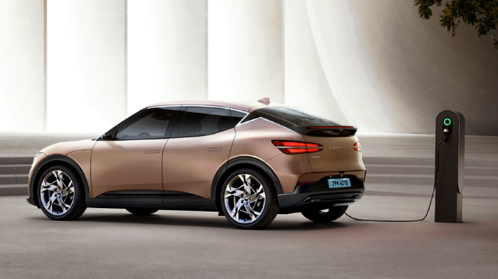 충전 중인 제네시스 GV60