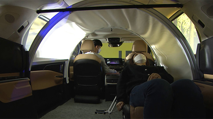 인피닛쀼의 세계 차안에 설치하는 터널형 디스플레이