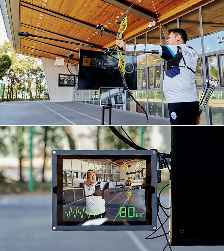 심박수 측정 장치로 심박수를 확인하는 모습