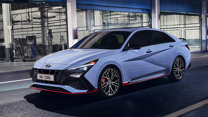 현대자동차 아반떼 N 측면 앵글