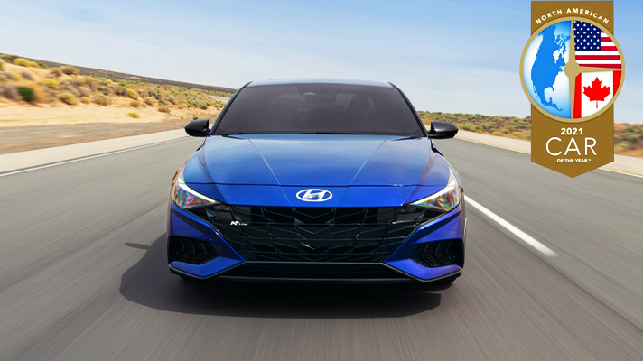 고속도로를 주행하는 현대자동차 아반떼 N