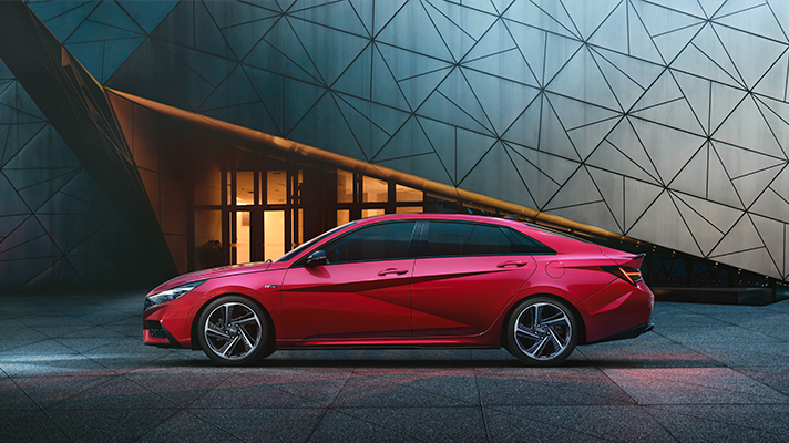 현대자동차 아반떼 N 측면