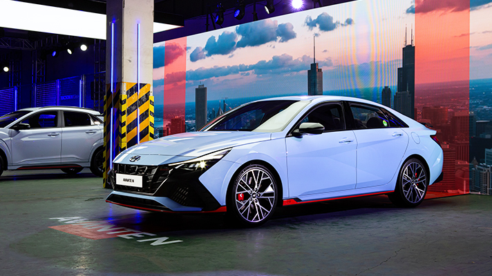 N 시티 서울 전시장 내 현대자동차 아반떼 N